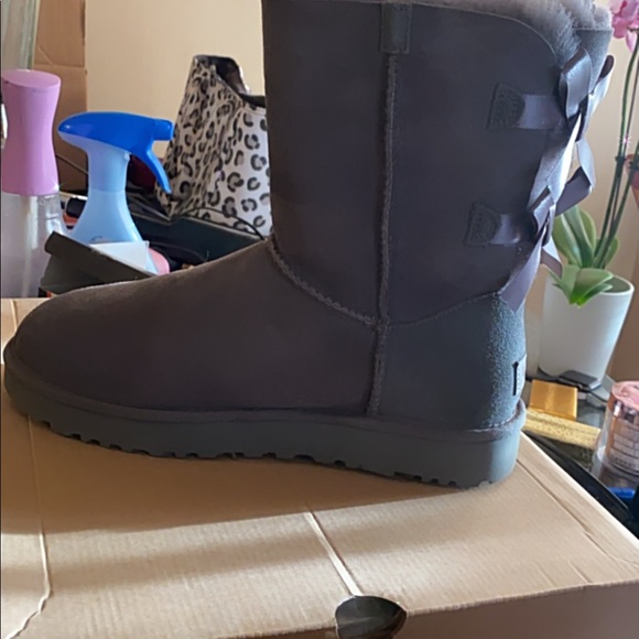 UGG BOOTS BAILEY BOW SIZE 10 - Picture 6 of 8